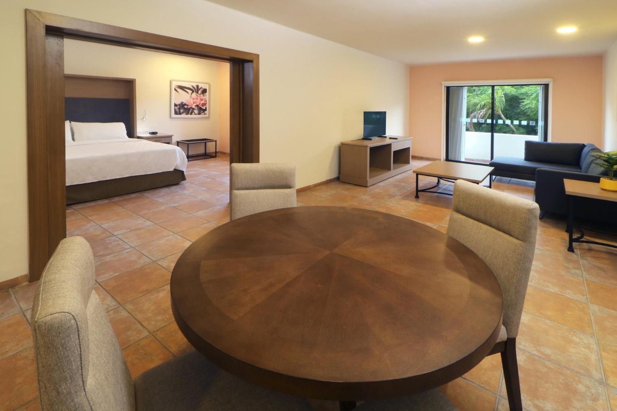 Holiday Inn Ciudad Del Carmen, an IHG Hotel Buitenkant foto
