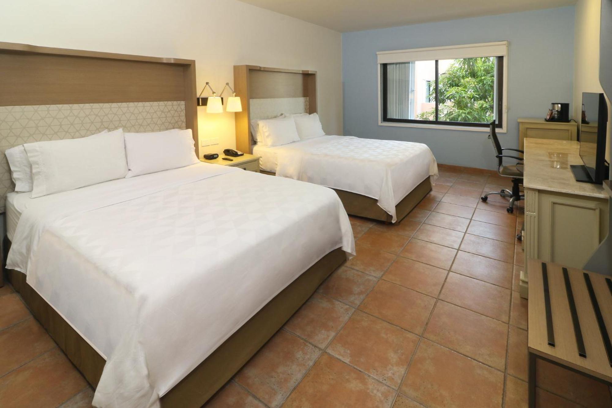 Holiday Inn Ciudad Del Carmen, an IHG Hotel Buitenkant foto